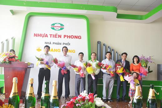 Hoàng Tung khai trương Showroom nhựa Tiền Phong